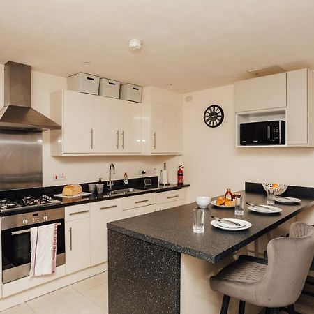 Apartament Henley Town Centre With Parking Zewnętrze zdjęcie