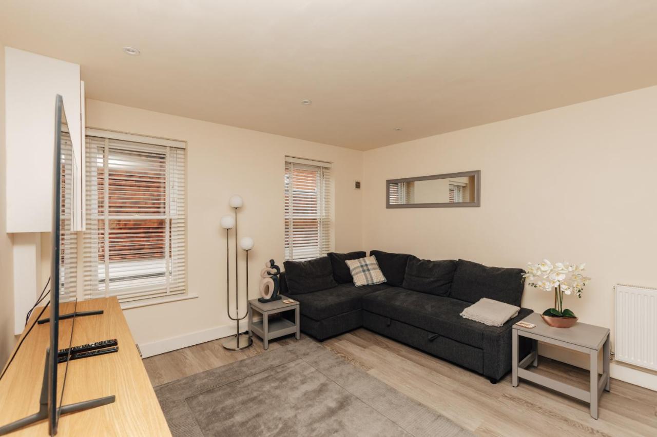 Apartament Henley Town Centre With Parking Zewnętrze zdjęcie