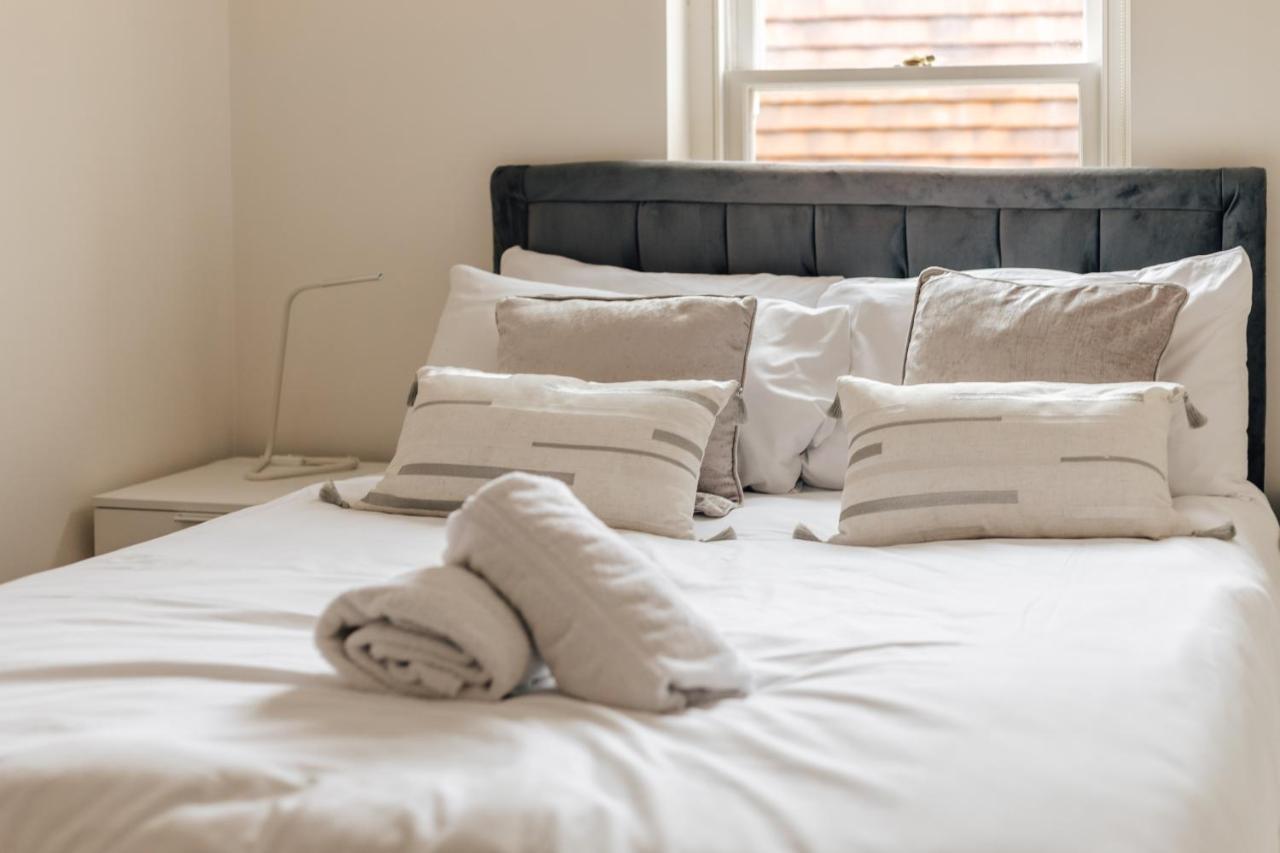 Apartament Henley Town Centre With Parking Zewnętrze zdjęcie